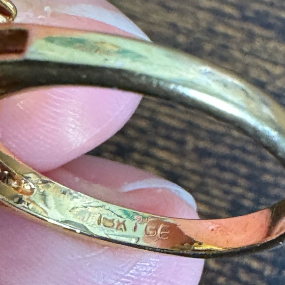 Vintage Emerald Green and Gold Halo Ring - Picture 9 of 14